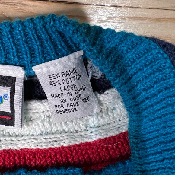 Vintage Weekends Cable Knit Preppy Collegiate Style V-neck Sweater - Picture 6 of 10